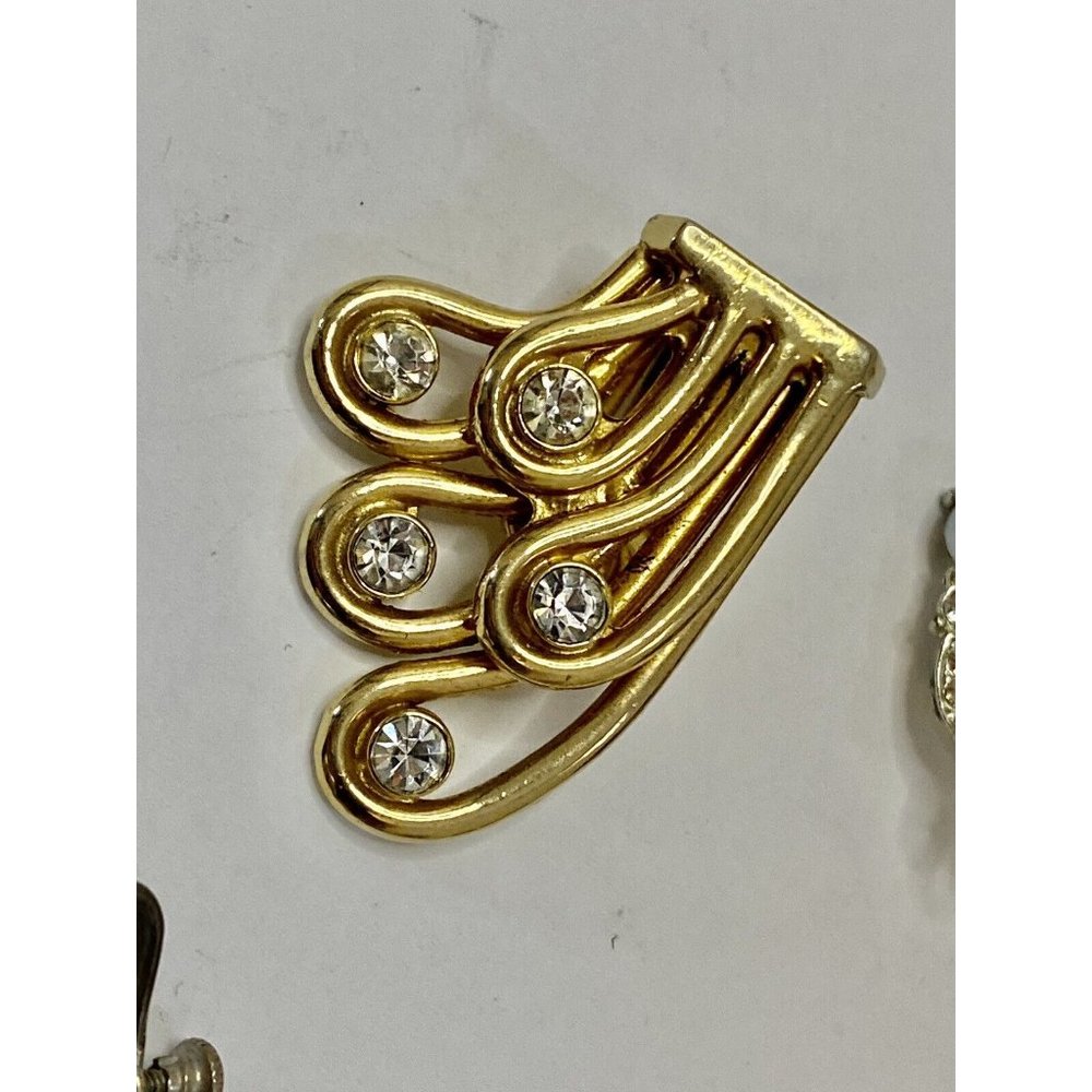 Lot of 4 Vintage Unmarked Clip On Earrings Estate Find Gold & Silver‎ Tone READ - Picture 2 of 10